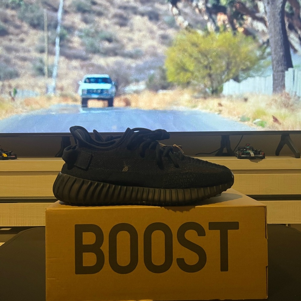 Adidas Yeezy Boost 350 V2 Onyx Men’s 8